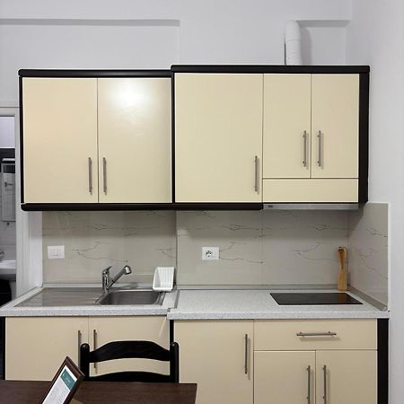Xhonis Apartments Εξαμίλιο Εξωτερικό φωτογραφία