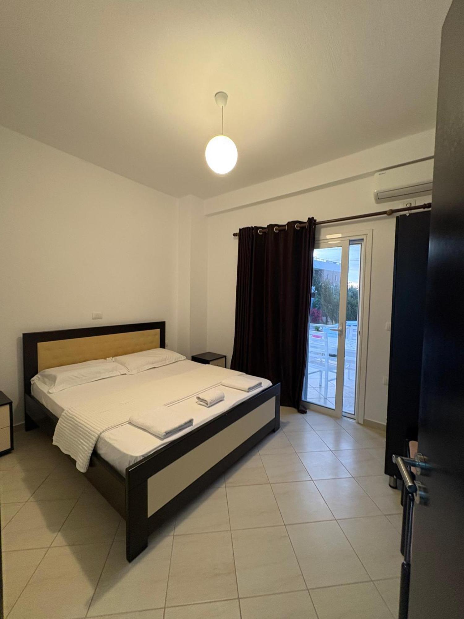 Xhonis Apartments Εξαμίλιο Εξωτερικό φωτογραφία