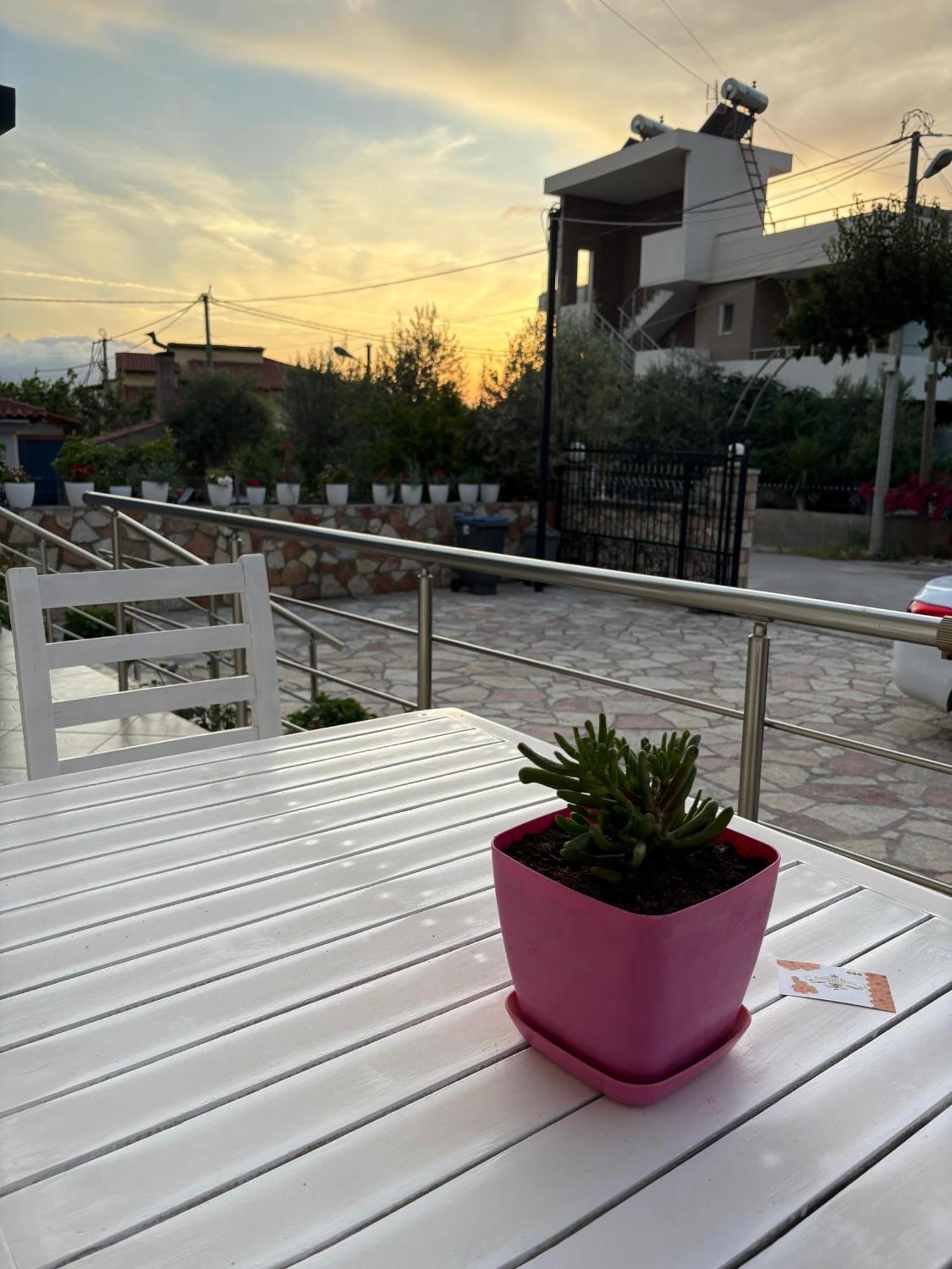 Xhonis Apartments Εξαμίλιο Εξωτερικό φωτογραφία